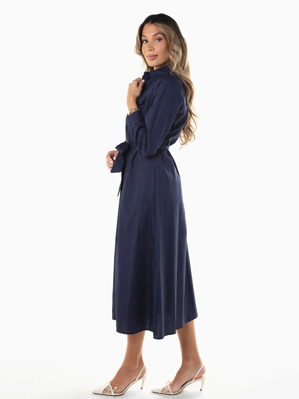 Vestido camiseiro midi com cinto