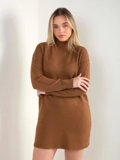 Vestido curto malha gola subida