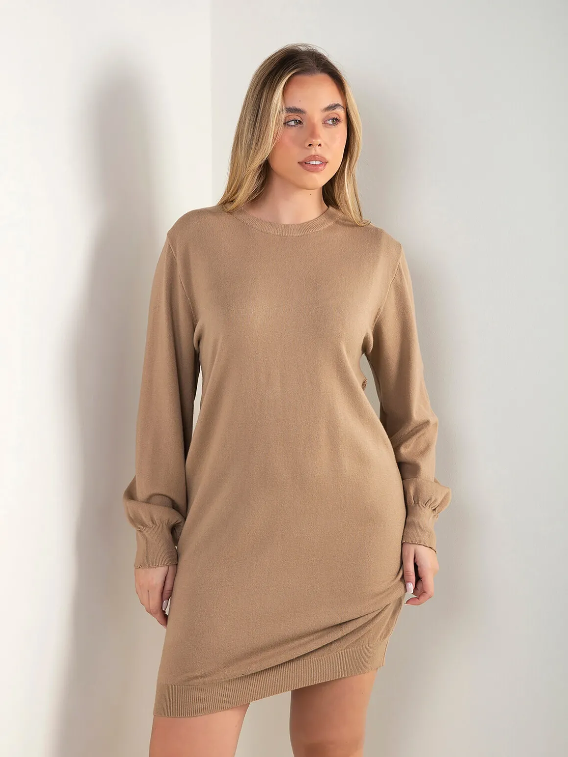 Vestido malha com detalhe renda