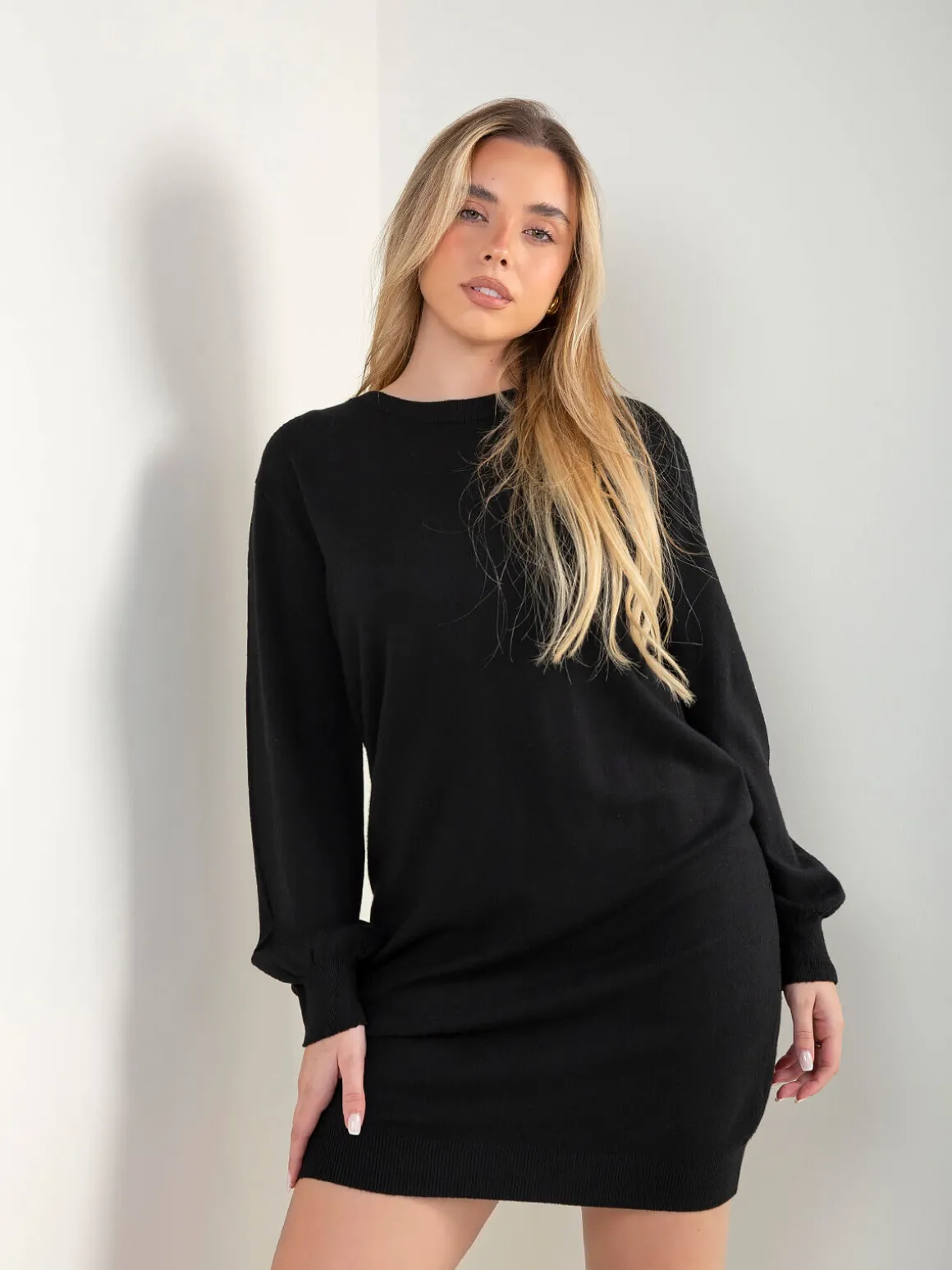 Vestido malha com detalhe renda