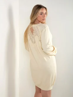 Vestido malha com detalhe renda