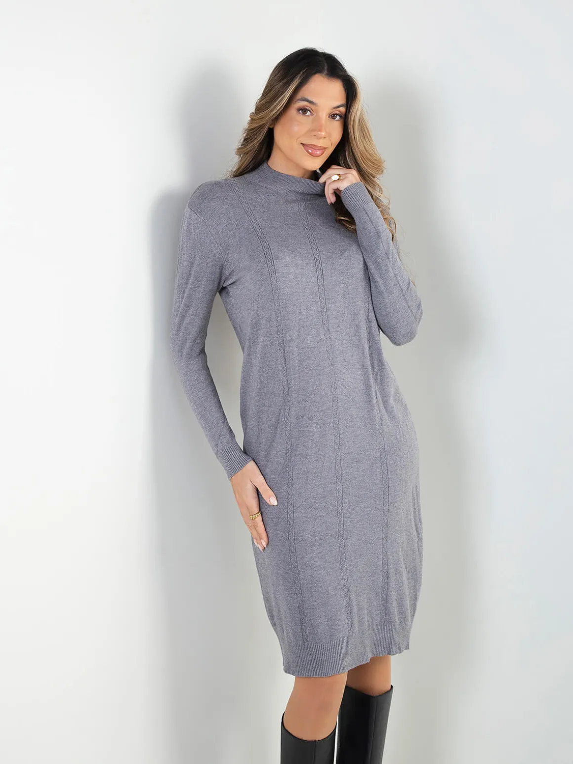 Vestido malha entrançada midi gola perkins