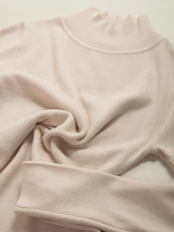 Vestido midi justo com gola perkins