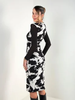 Vestido midi justo em malha animal print