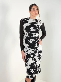 Vestido midi justo em malha animal print